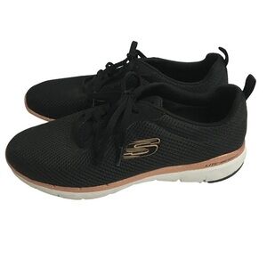 Sketchers Lite Weight Everyday Comfort Black Tennis Shoes. Sz 7.5